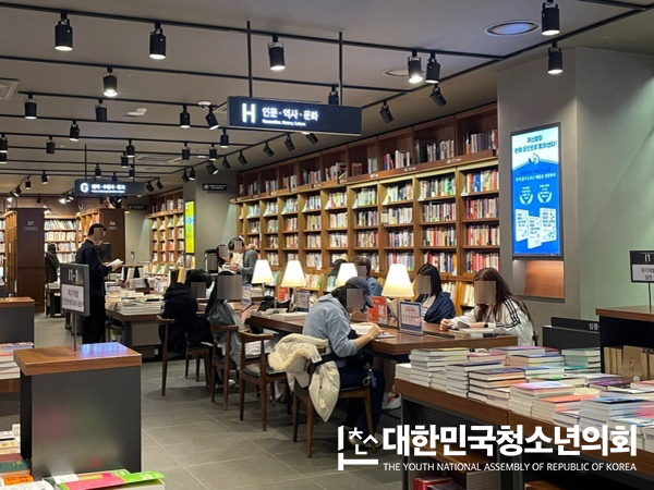 혼자 읽는 것보다 같이 읽으면 배로 재미있다 – ‘오독오독’ 독서 모임 인터뷰