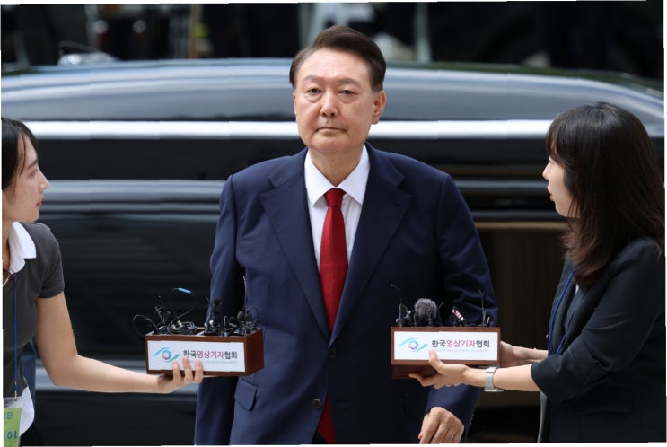 <b>윤석열</b> 전 대통령, 4연속 <b>재판</b> 불출석… <b>궐석재판</b> 진행 결정, 그... 
