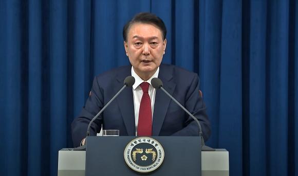 <b>윤석열</b> 내란 <b>재판</b>, 불출석 이어지면 <b>궐석재판</b> 가능성