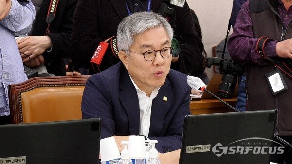 전 국회의원 최강욱 프로필