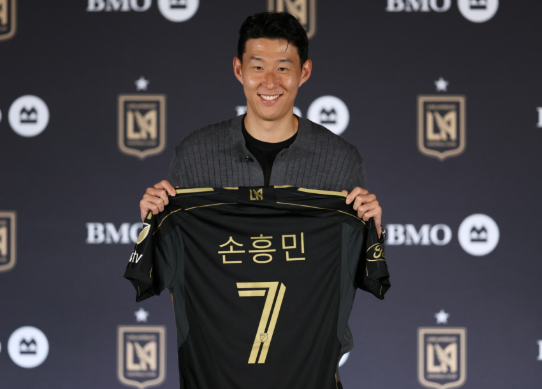 LAFC 이적 쿠팡플레이 '비상'... EPL 중계권 <b>가치 폭락</b> 우려