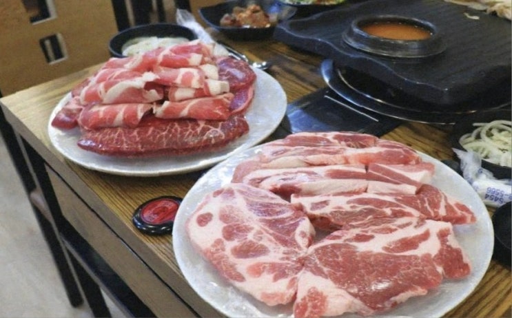  오늘 저녁은 사당역 삼겹살로  신선하게 즐기는 고기 한판 사당역 힘찬정육식당