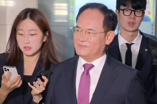 <b>특검</b>의 첫 현역 <b>의원</b> <b>소환</b>, <b>임종득 의원</b>의 운명은?