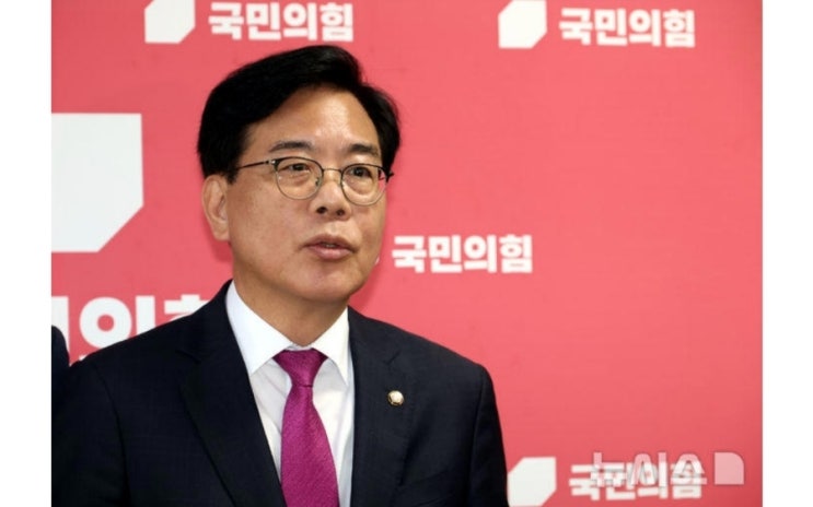 국힘·개혁신당 광복절 李 <b>국민임명식 불참</b>…조국 사면 등 <b>항의</b>... 