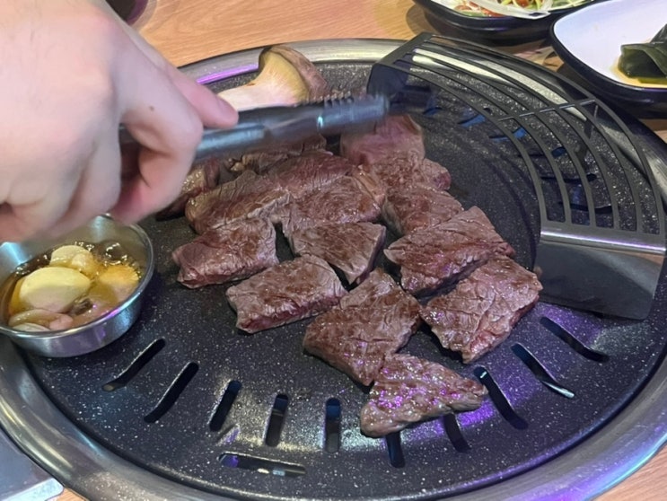  관악구 고기구워주는집 규돈향 인테리어가 멋진 느좋 서울대입구고기집