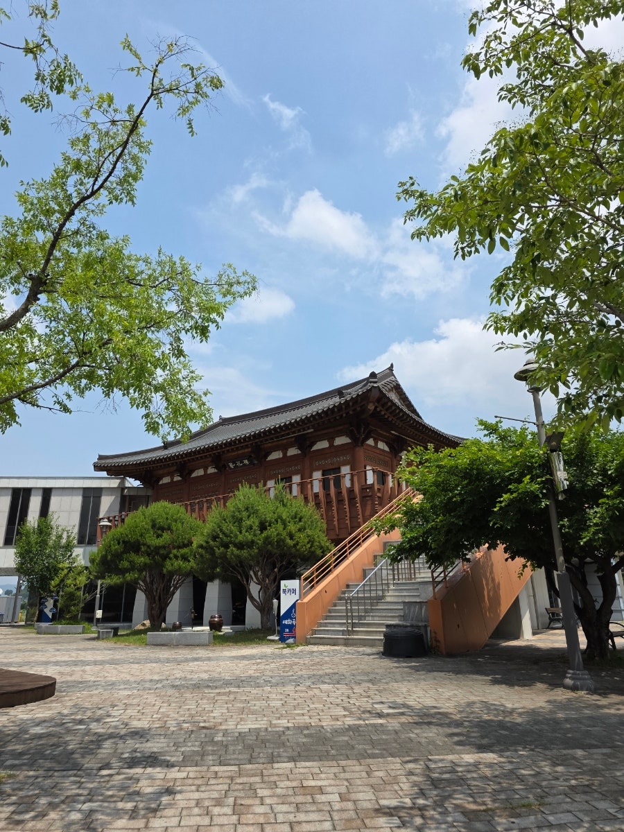북카페 예화루 사진 1