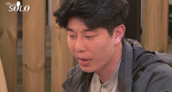 "‘나는 SOLO’ 27기 영수, 저기압 모드로 3MC ‘2차 사과’ 요구 직면"