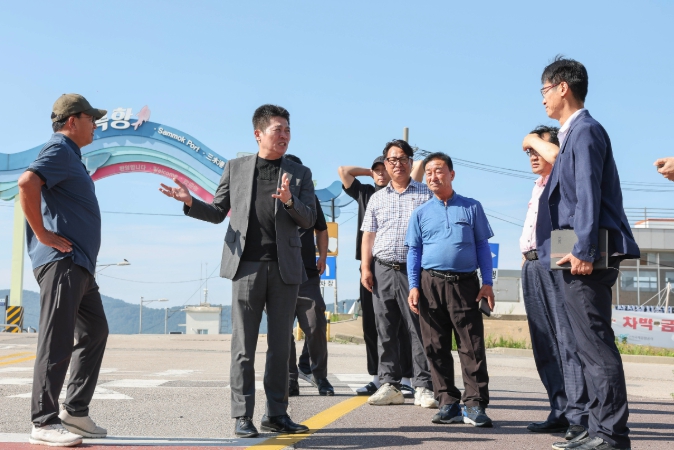 김정헌 구청장 “삼목항 활성화, 진입로 개선이 최우선 과제”