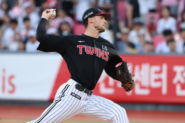 [KBO] <b>톨허스트</b>, 7이닝 7K <b>무실점</b> 완벽 데뷔전! LG 선두 질주