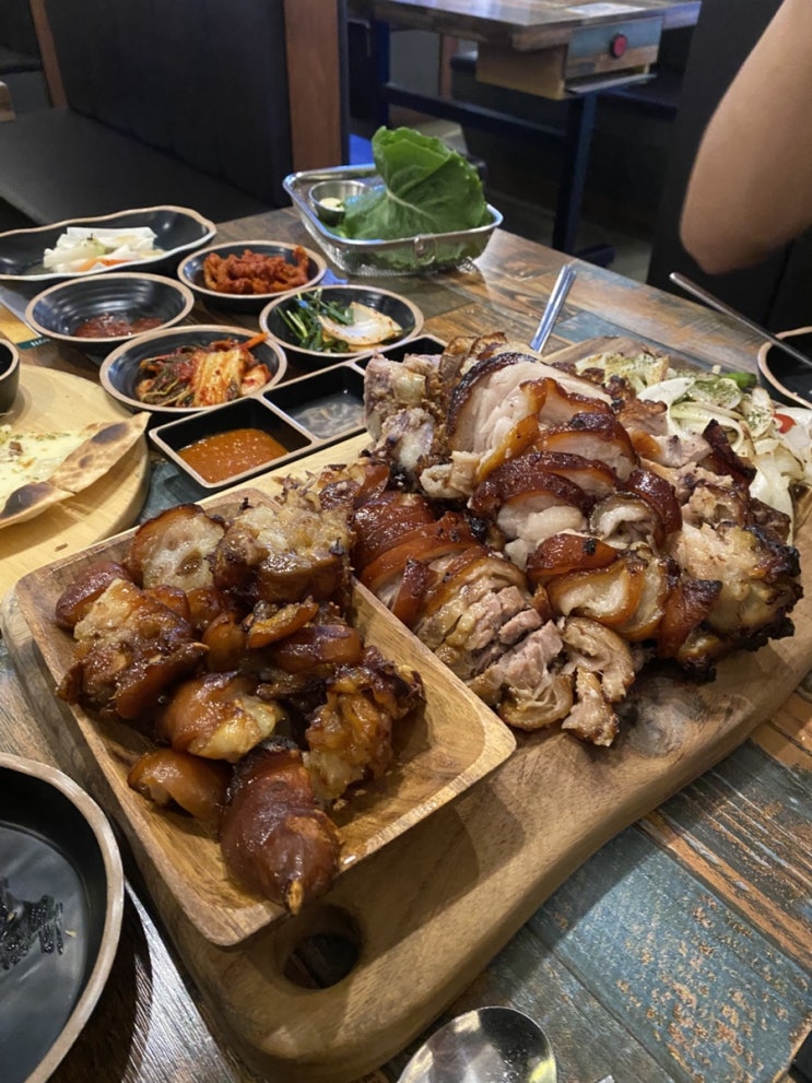  2차하기 좋은 전주 신시가지 족발 백골뱅이탕 효자동 족발신선생 다양한 맛을 느낄 수 있는 화덕통구이족발 전주족발맛집