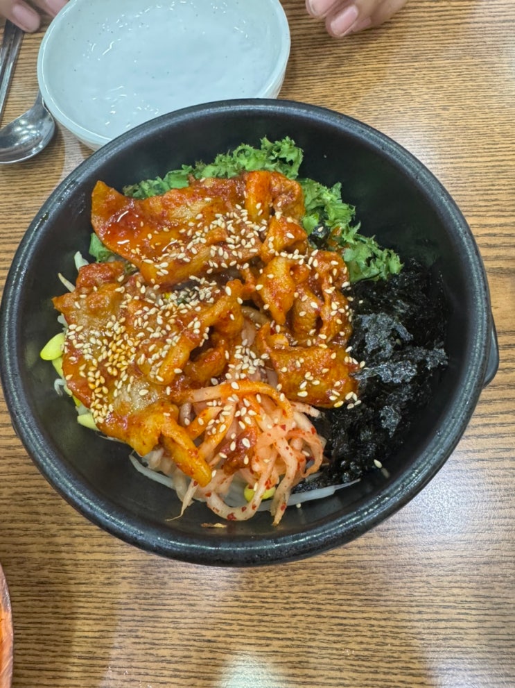  가성비 최고 전주가콩나물국밥전문점 망원역점, 제육돌솥비빔밥과 해물순두부까지!