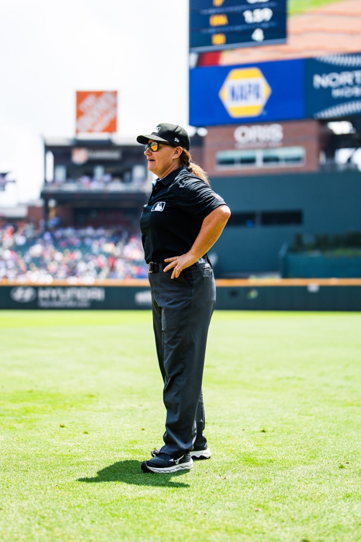 7) MLB 역사상 첫 여성 <b>심판</b>이 된 <b>젠 파월</b>, 노력으로 유리... 
