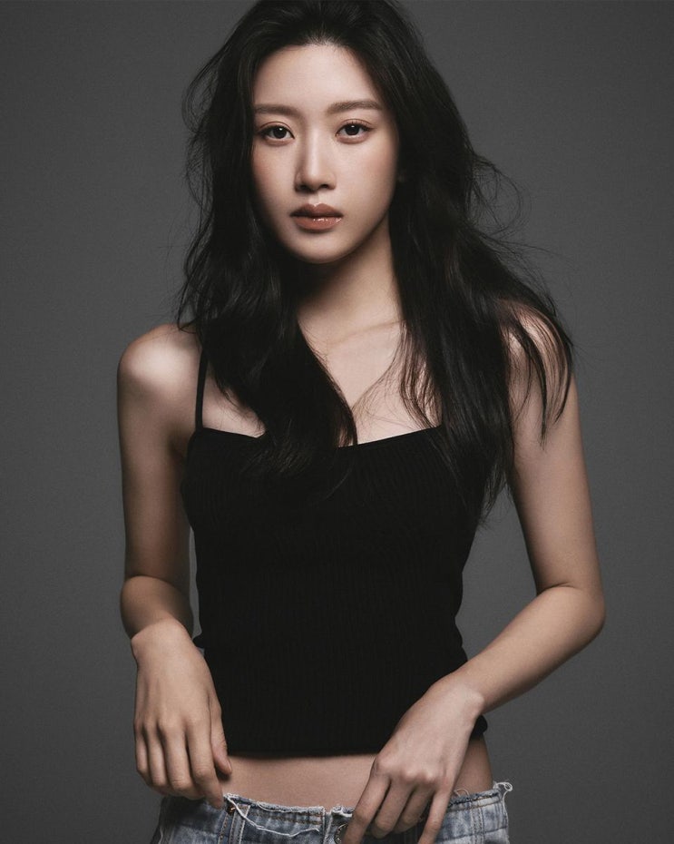 “뜨거운 청춘 서사”…<b>문가영</b>, ‘<b>스틸하트클럽</b>’ 첫 MC... 