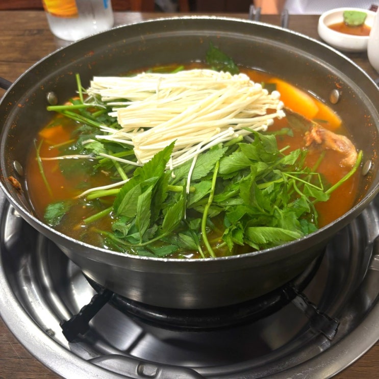  문정동 맛집 / 30년 이상 전통의 메기요리 전문점 [ 메기본가 ]
