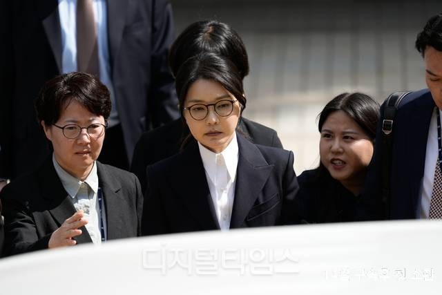 김건희 <b>특검</b> 소환 일정과  불응 발언과 <b>특검</b> 출두시 복장은?