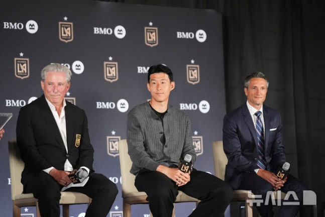 LAFC <b>손흥민</b>, <b>MLS</b> 데뷔전부터 ‘<b>열풍</b>’…유니폼 품절·티켓... 