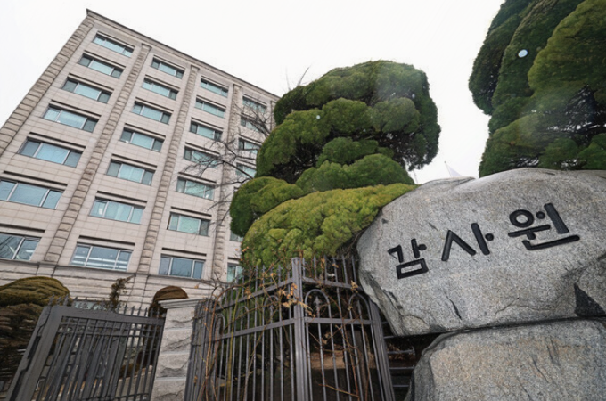 감사원 <b>관저 이전 특혜 의혹</b> 압수수색 - 김건희 특검, 유병호도... 