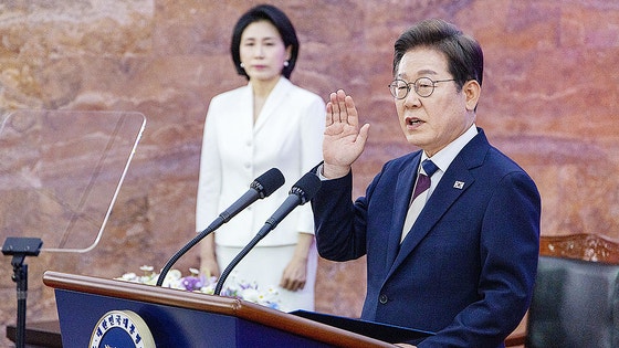<b>대통령 국민임명식</b>, 대표 80명.... 반쪽 임명식. 광복절 의미.