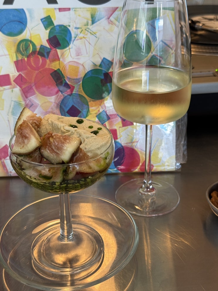  부산 광안리 젤라또+와인을 맛볼수있는 낮와인 가능한 lp카페 " 코닝크리머리"