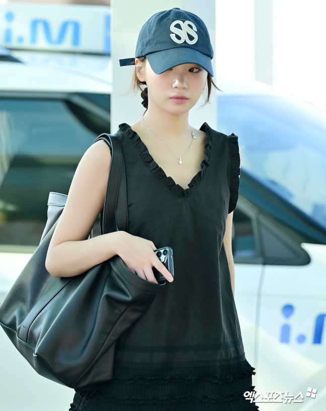  [공항패션]르세라핌 김채원, 인천공항 출국! ‘EASY CRAZY HOT’ 투어 현장