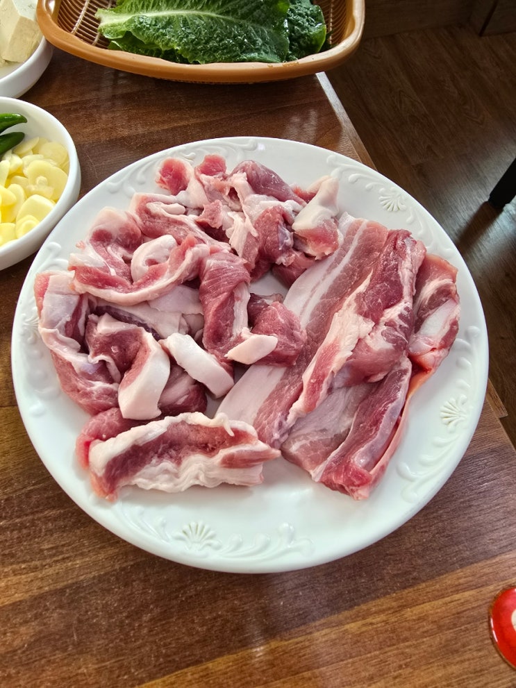  멜조림와 제주산 돼지고기의 환상의 조합 솔지식당 시청점