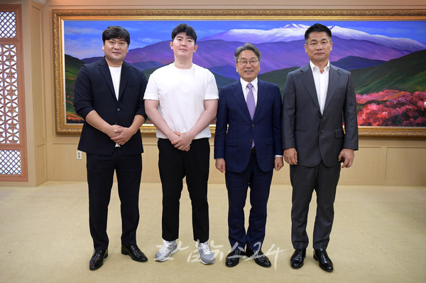  기록적인 폭우 속에서 이웃의 생명 구한 7명 영웅들..광주시, ‘의로운 시민’ 선정하고 표창패 수여