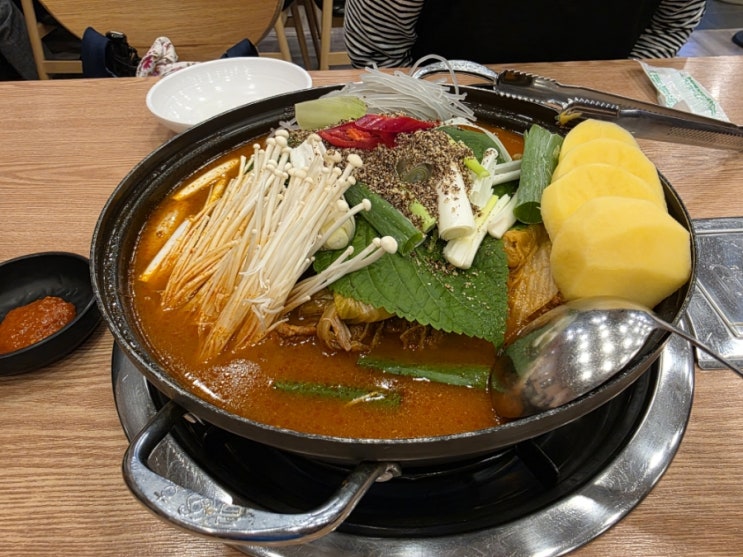  얼큰하고 진한 우거지감자탕 뼈해장국 고양시 일산 풍동맛집, 풍동감자탕