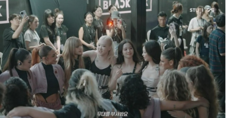 <b>블랙핑크</b>, 1년 10개월 만의 <b>완전체</b> 컴백, 월드투어... 