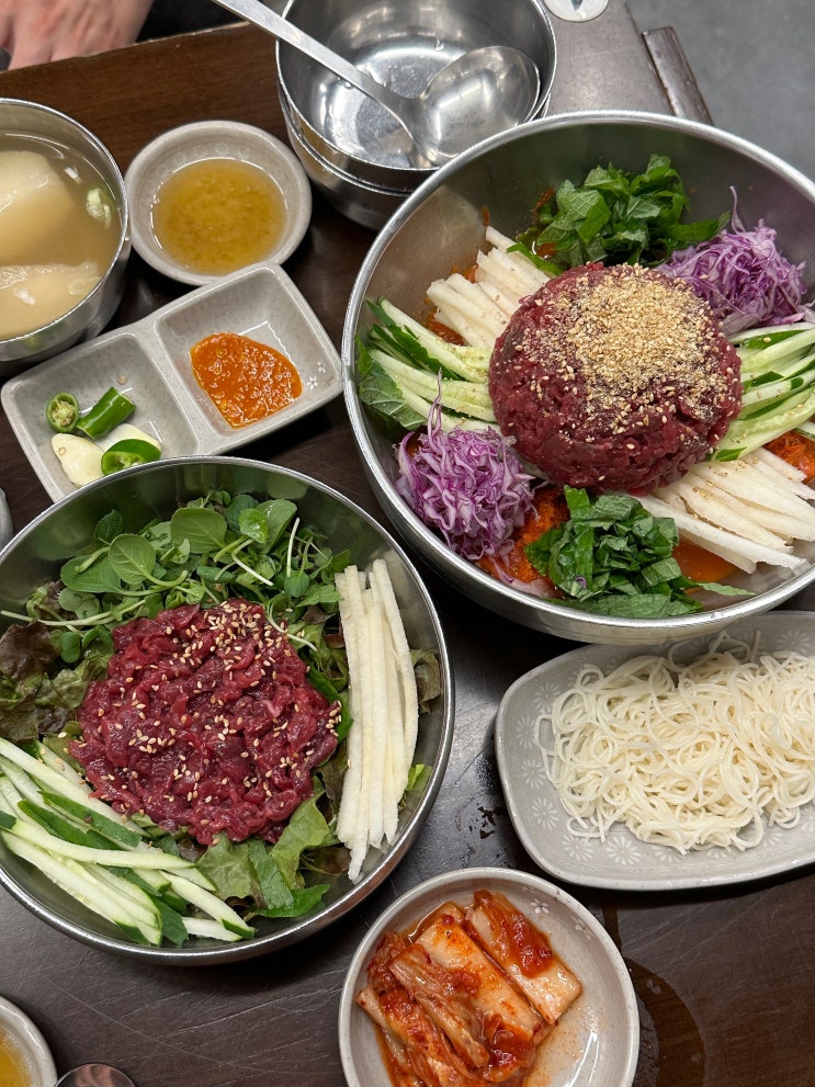  광장시장 미슐랭 맛집 부촌육회 별관 내돈내산 후기