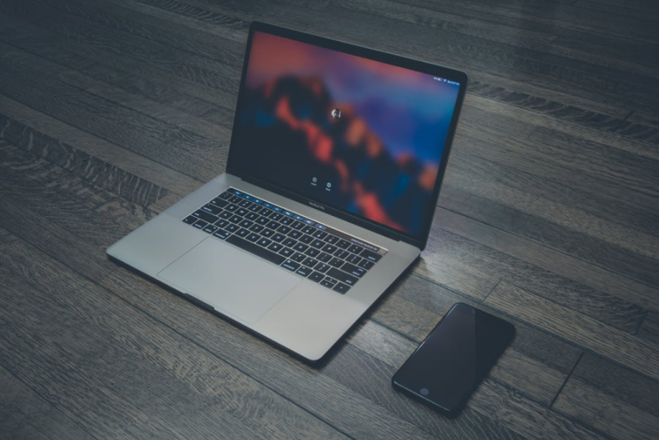  애플도 공개하지 않은 MacBook Pro 5G 숨겨진 진실 3가지