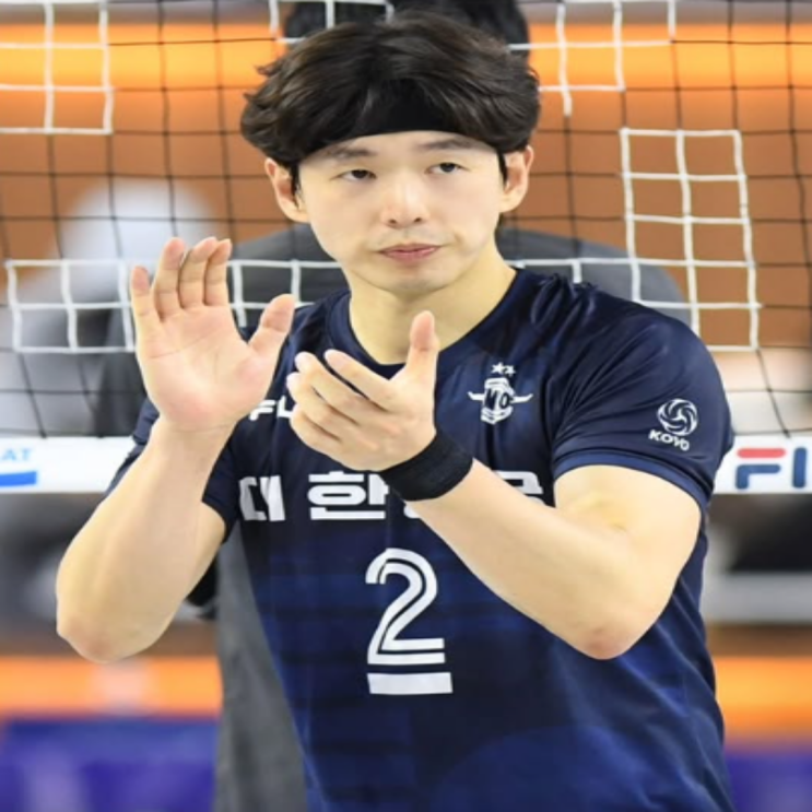 대한항공 영원한 캡틴 한선수 10년만에 주장자리 내려놓다!! 후임주장 정지석 선임!!(한선수 세터, 대한항공 영구결번 예정, 은퇴 부상, 정지석 폭력논란)