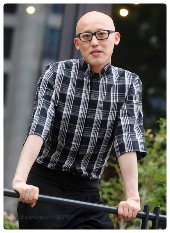  황재근 근황 삭발 수염없는 훈남 외모 비주얼 변신 패션디자이너 프로필