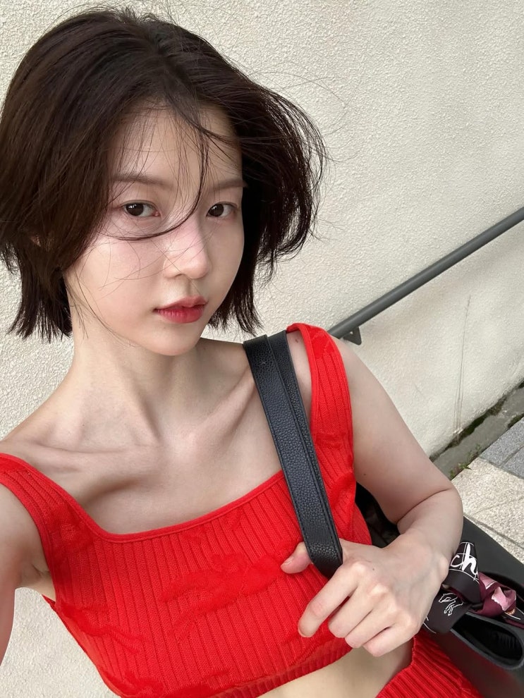  아는 사람만 아는 '조용한 럭셔리', 30대 여성 명품 브랜드 데일리백으로 롱샴 여자 가방이 핫해진 이유 w. 임현주