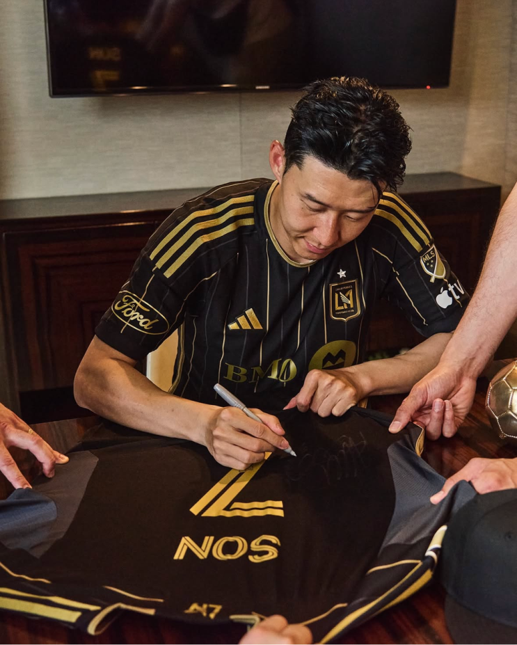 <b>손흥민</b> LAFC 이적 경제 효과와 역대급 <b>유니폼</b> 판매량 <b>세계</b> 1위