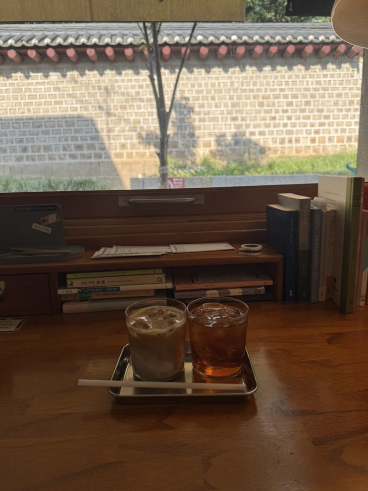  종로/서순라길 책 읽기 좋은 카페 ‘파이키’