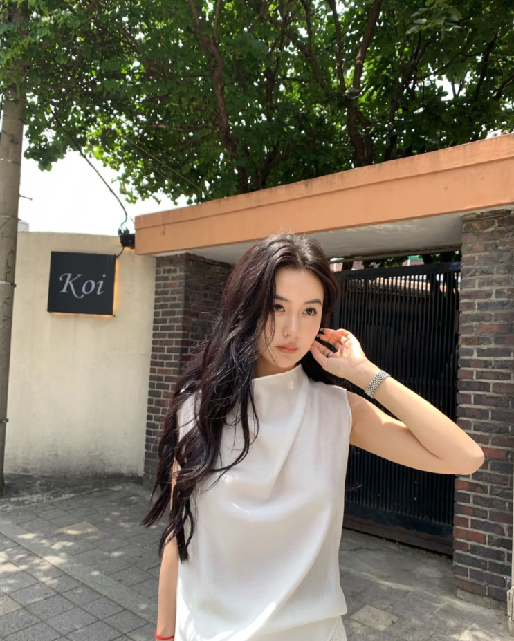  고요한 럭셔리, 8월의 스타일을 위한 단 하나의 제안! 패션 트렌드 타지 않는 '올드머니룩'