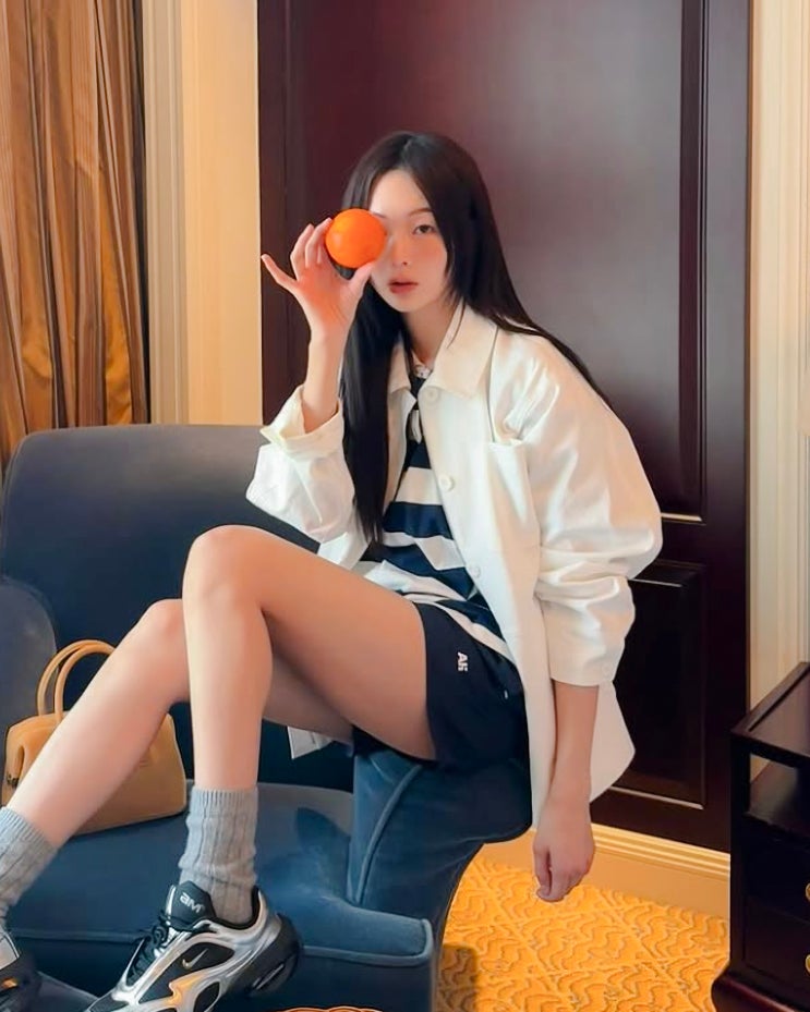  최대 180만원? 금새록 나이키 운동화 가격