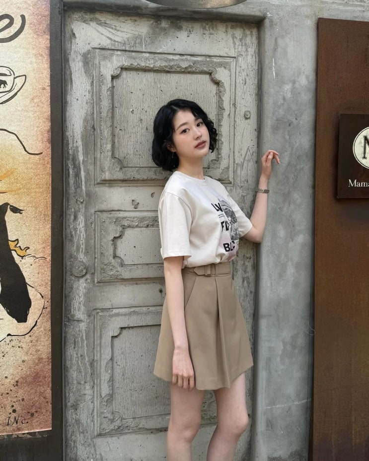  오늘 뭐입지? 여자 여름 데이트룩의 고급스러움과 다리 길어보에게 하는 미니 스커트 코디 추천 w. 장다아