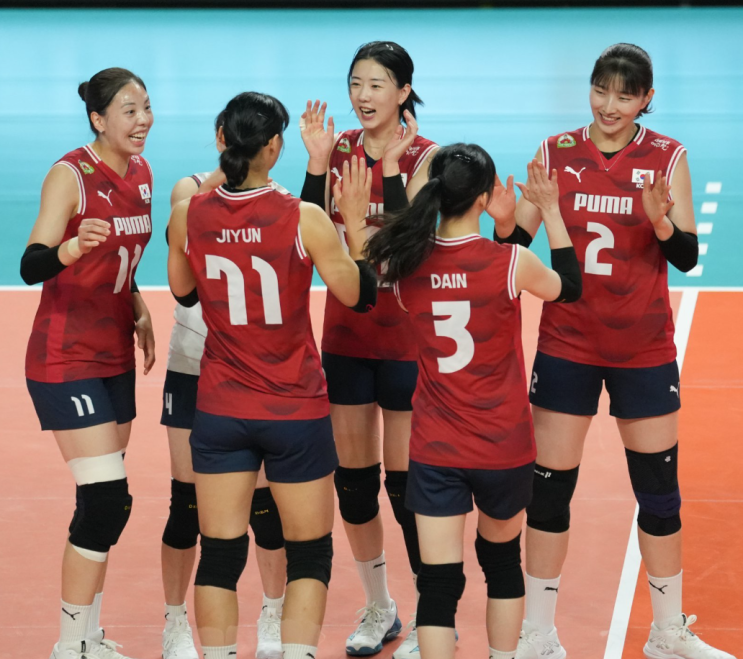 한국 <b>여자배구</b>, 150번째 <b>한일전</b>에서 3-2 극적 <b>승리</b>!