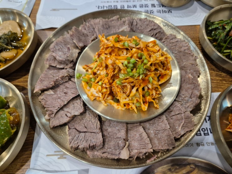  20년 전통 미친 목동맛집 하순옥황금안동국시...진한 소고기 국물과 부드러운 수육!
