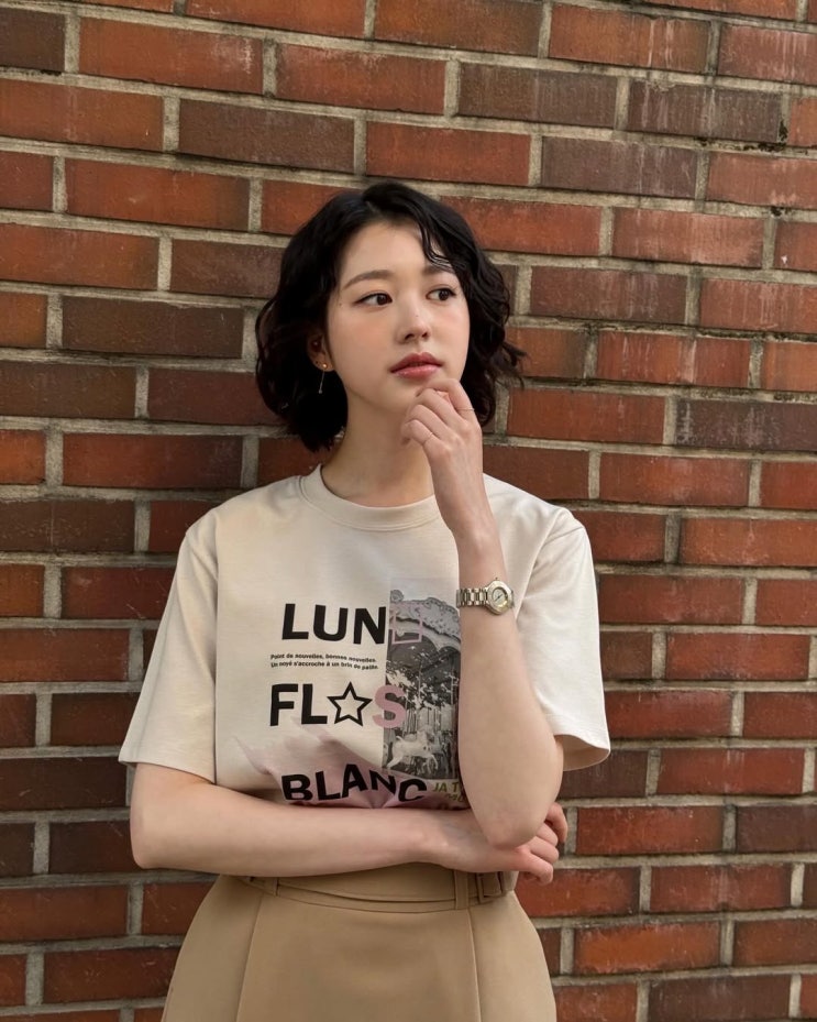  역시 장원영 언니! 장다아, 평범한 프린트 반팔 티셔츠도 '고급지게' 여름 코디 하는법