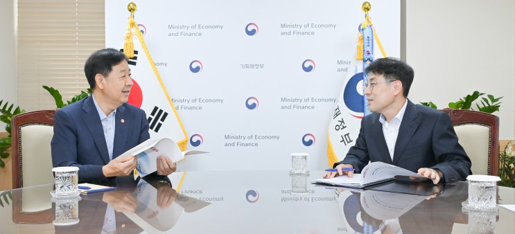 <b>대구시</b>, 경제부총리 만나 지역 <b>현안</b> 사업 지원 요청