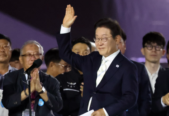 <b>이재명 대통령</b>과 함께 영화 보는 특급 기회! 8월 17일 <b>독립군</b>... 