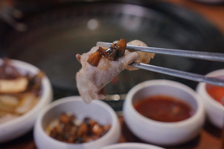  프리미엄 삼겹살과 마포역비빔밥, 고반식당블랙 마포본점