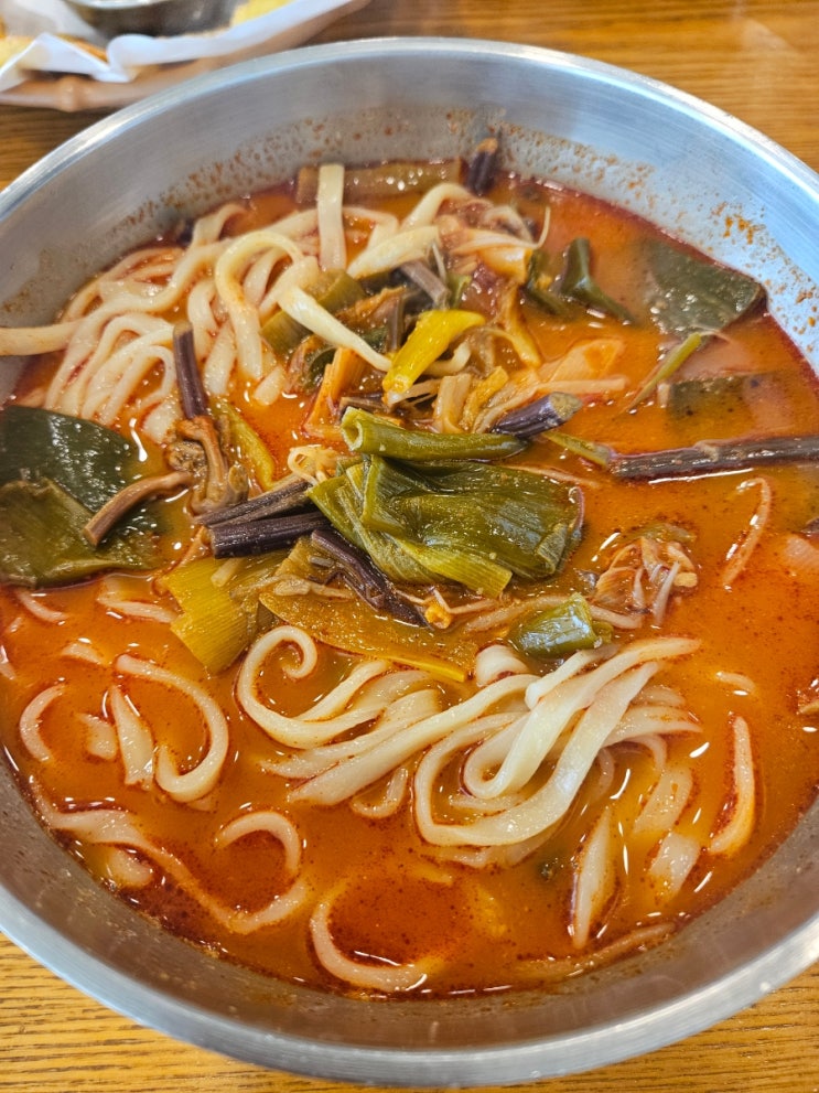  팔당 육칼 맛집 육개장칼국수와 육전 조합 동동국수집