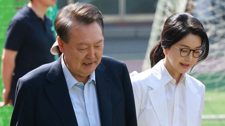 시민 1만여 명 <b>윤석열</b>·<b>김건희</b>에 '<b>계엄</b> 공동<b>책임</b>' 위자료 소송