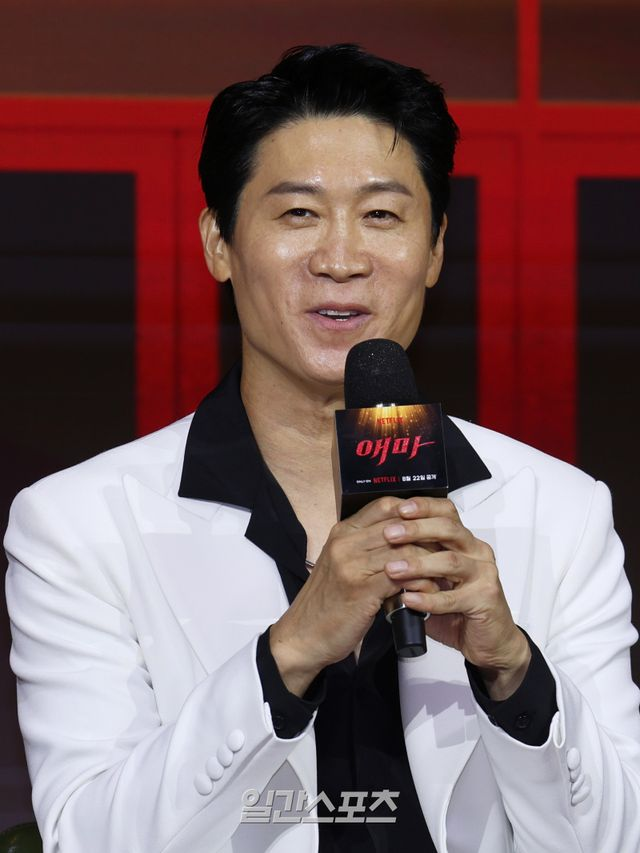 ‘애마’ 진선규 “제작사 대표 役, 매일 신부화장…기초만 아홉가지”