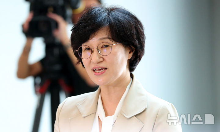 [속보] <b>원민경</b> 여성<b>가족부 장관</b> 후보자, "힘 있는 <b>성평등가족부</b>... 