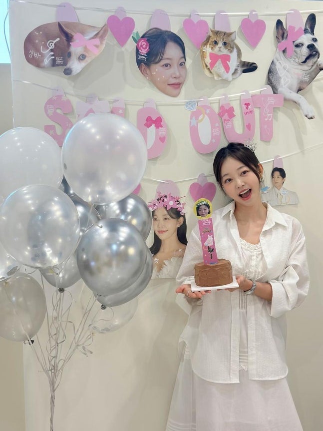 배우 김가은 결혼 앞두고 브라이덜 샤워 사진 공개, 10월 윤선우와 10년 열애 끝 웨딩마치 예....