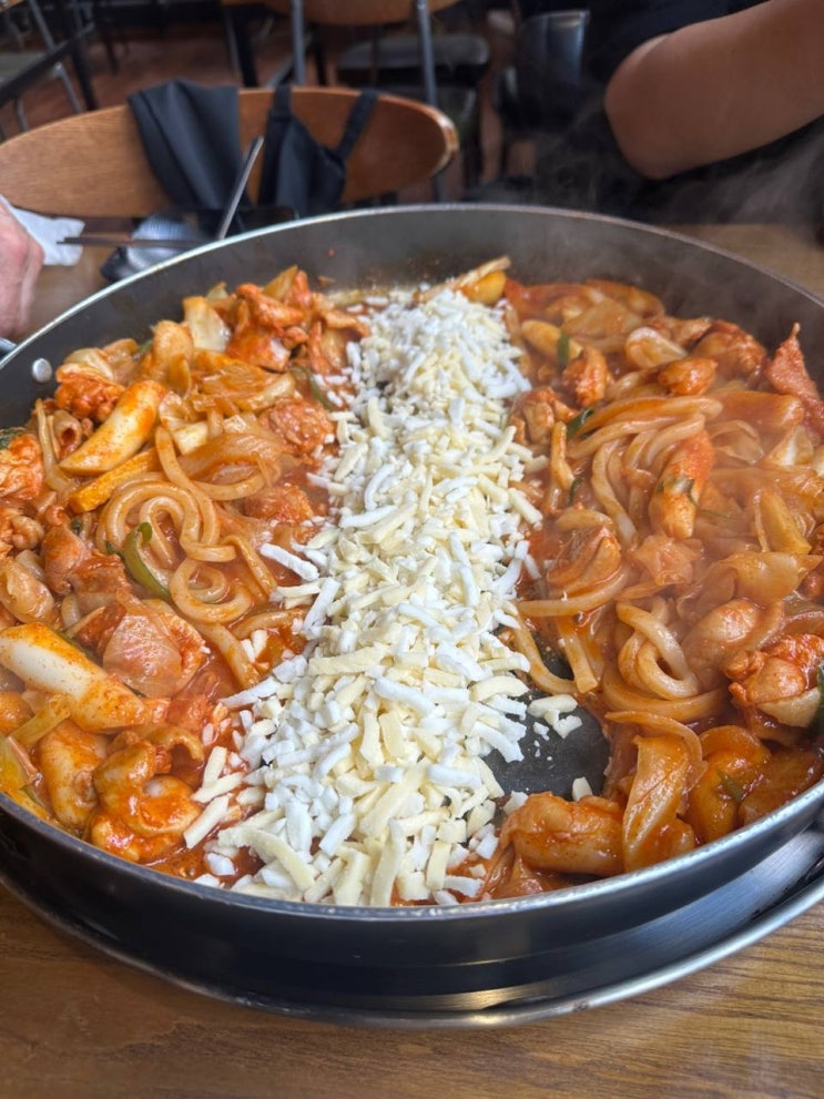  명동데이트맛집, 은앤정명동닭갈비, 치즈가 미쳤다
